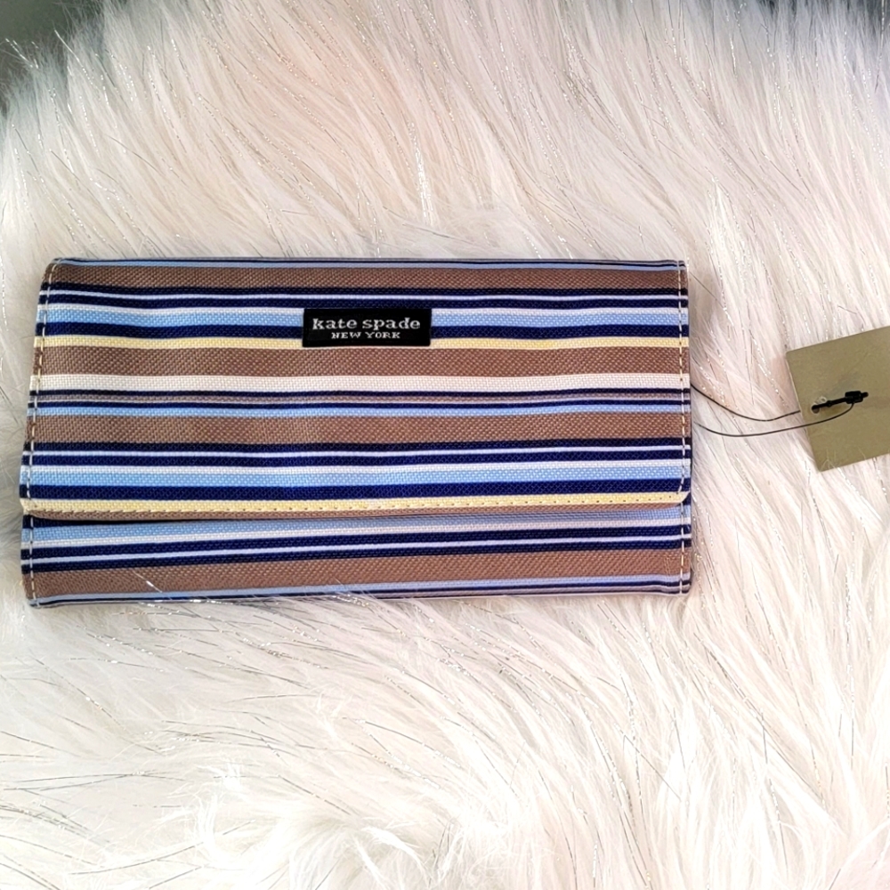 Kate Spade Wallet - Picture 1 of 8